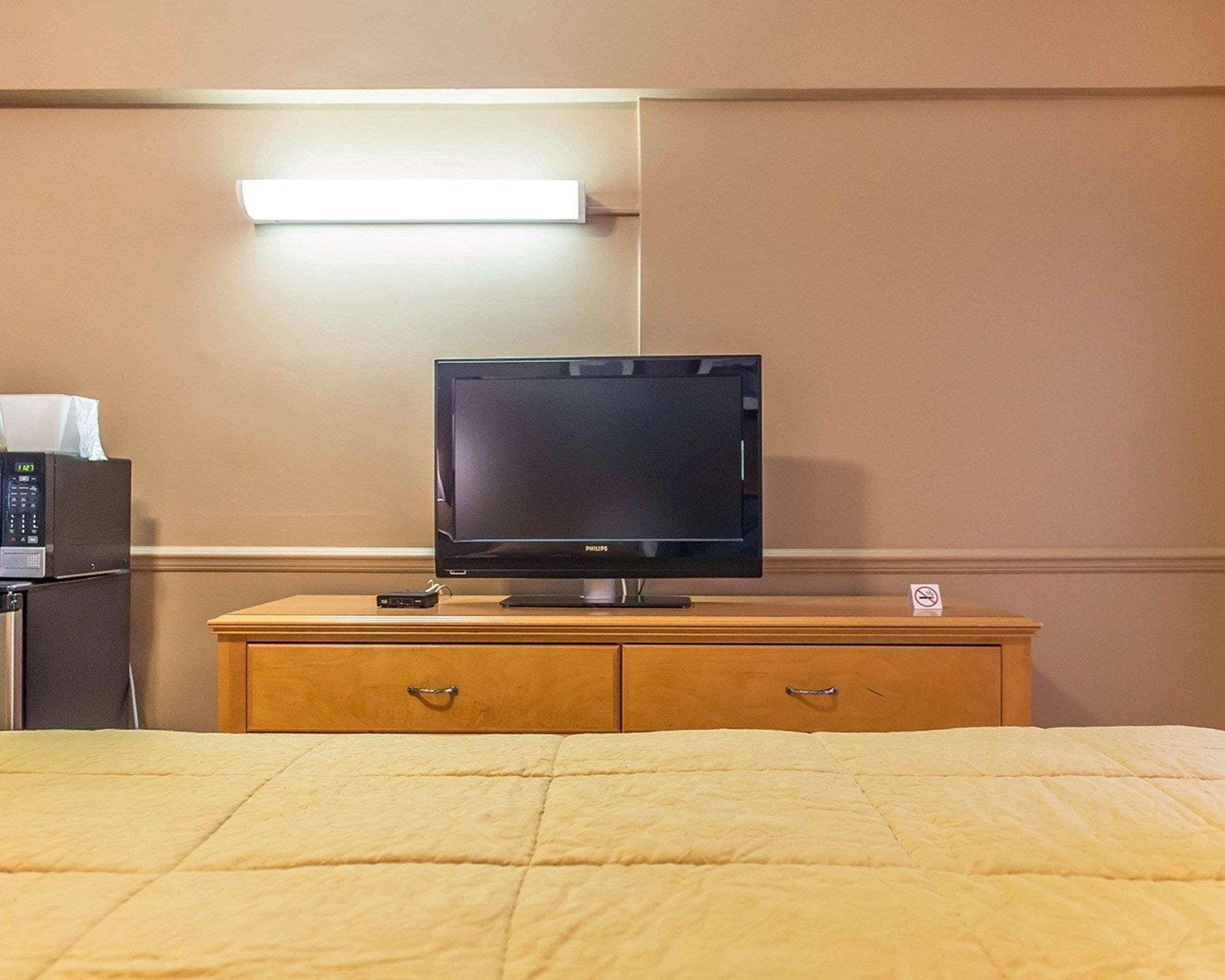 Econo Downtown Lodge